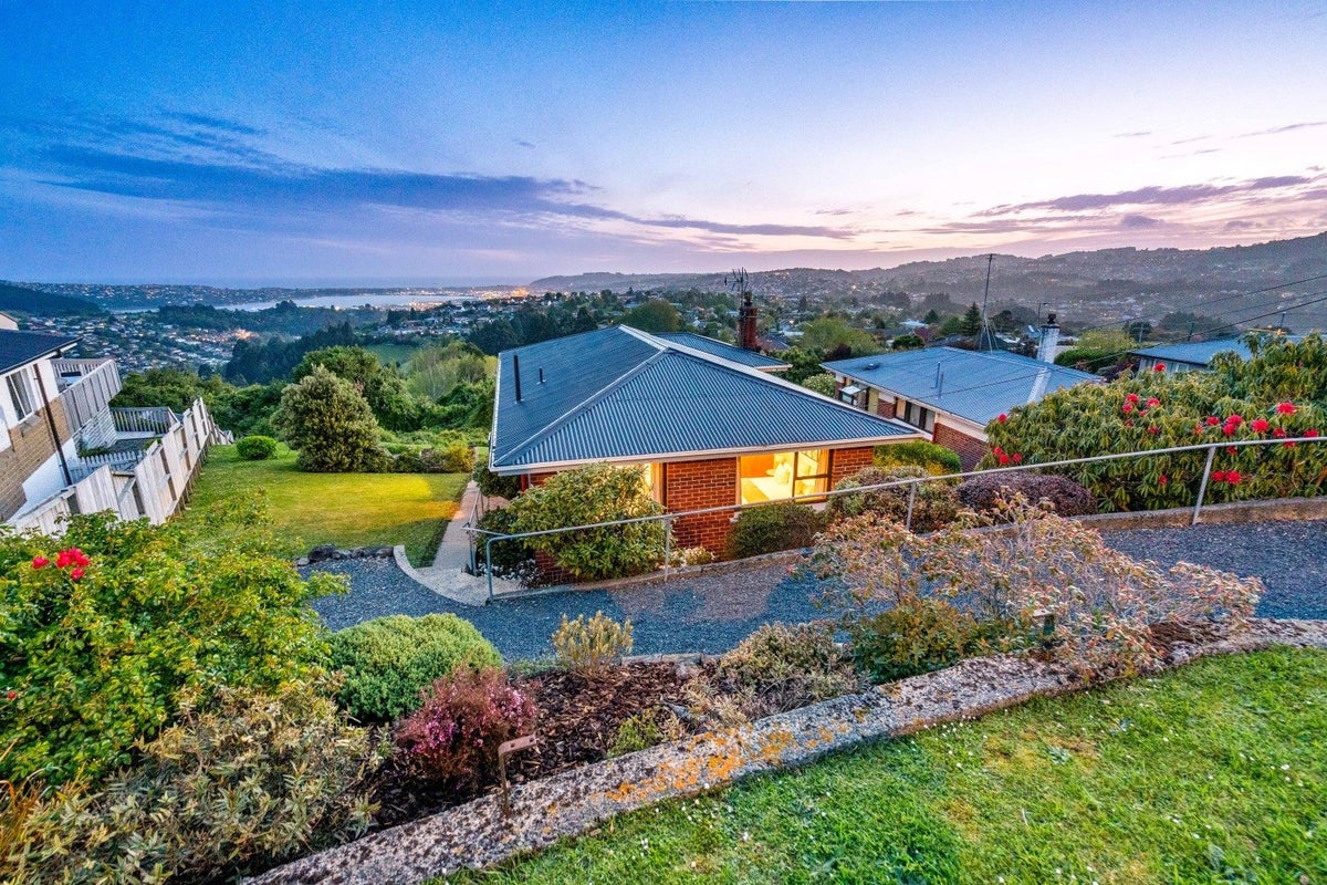 8 Watkin Street, Pine Hill, Dunedin - Carousel 15