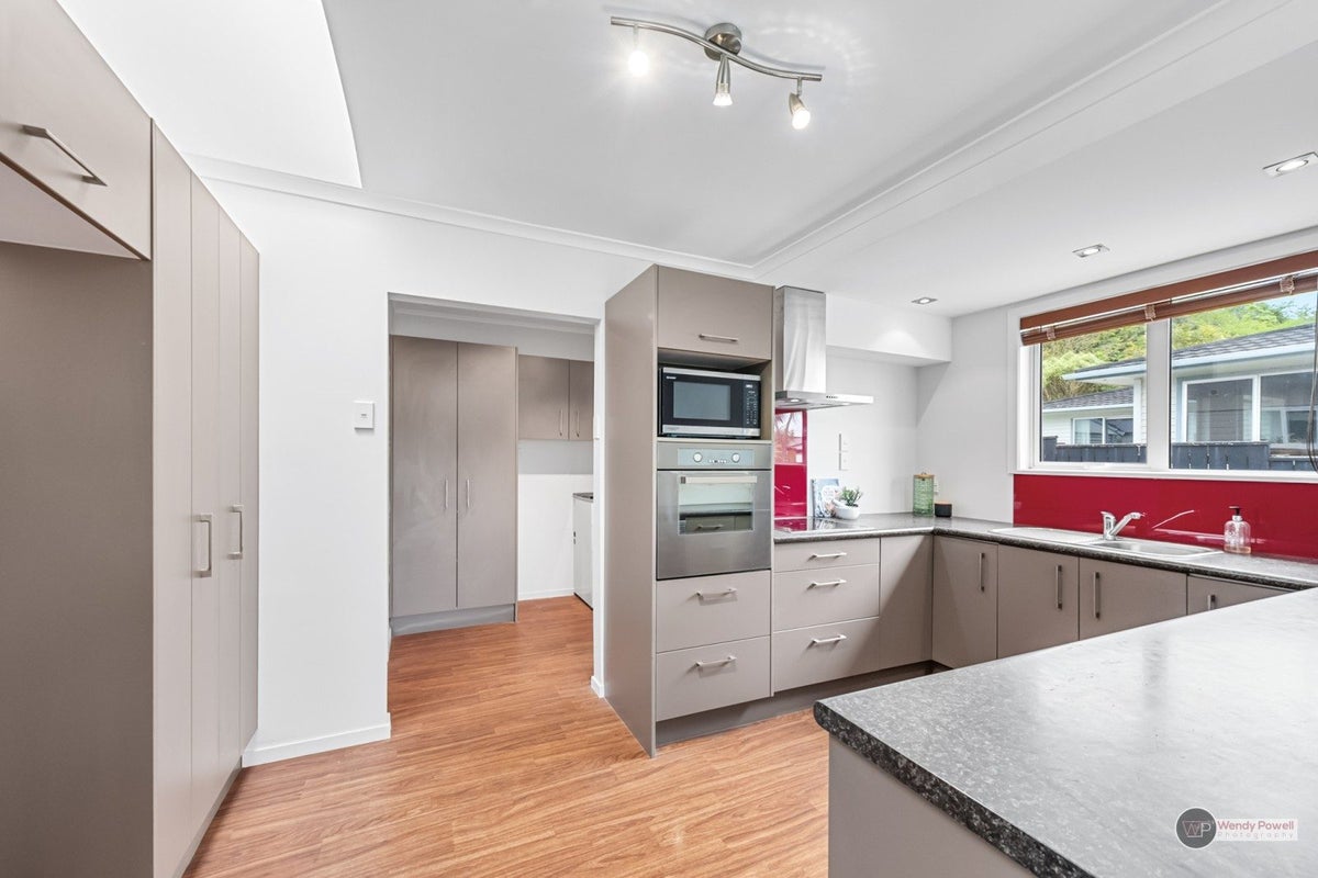 46 Waipounamu Drive, Kelson, Lower Hutt - Carousel 2