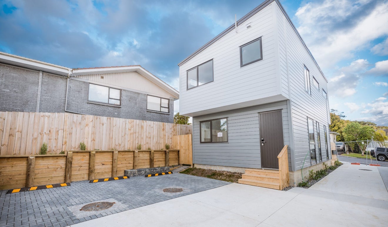 55A Redwood Drive, Massey, Auckland - Carousel 1