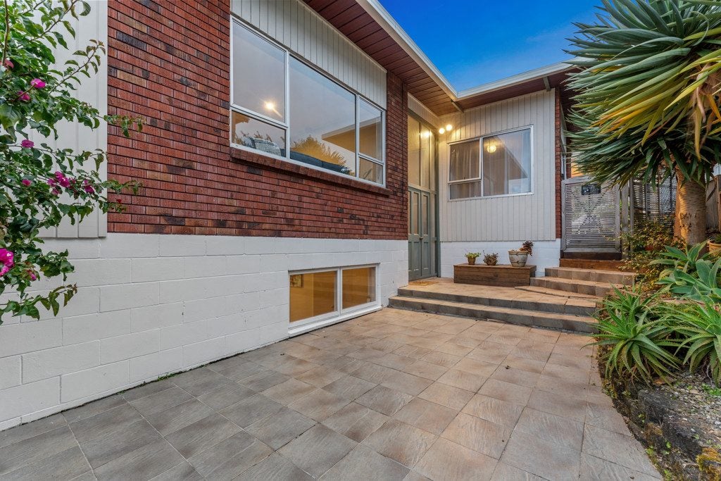 94 Glencoe Road, Browns Bay, Auckland - Carousel 2