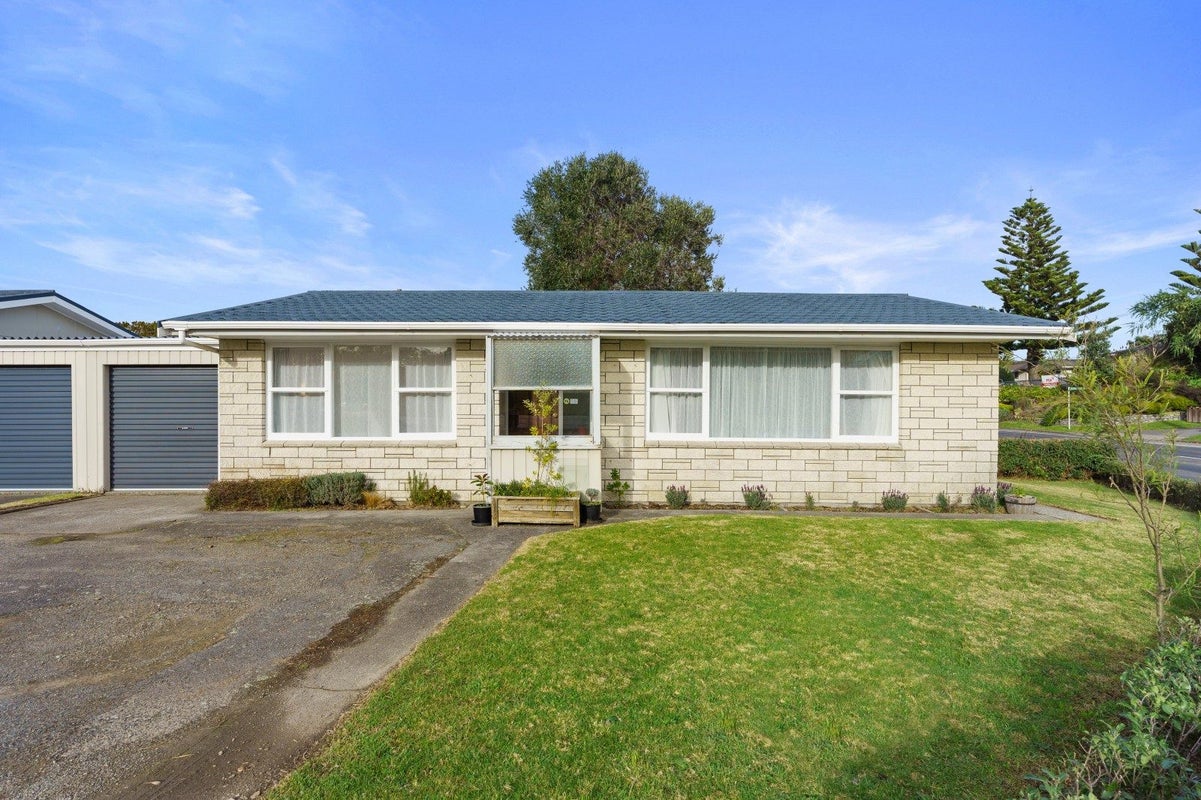 304 Rosetta Road, RAUMATI BEACH, PARAPARAUMU - Carousel 1