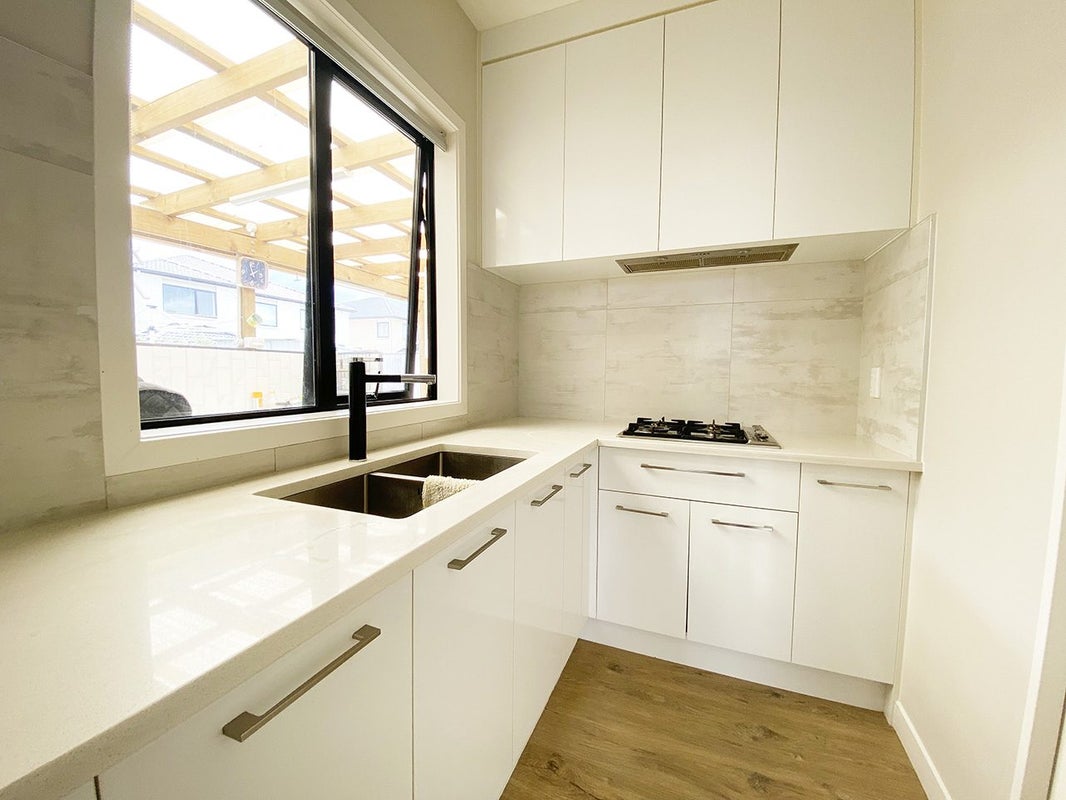 23 Calcite Avenue, Flat Bush, Auckland - Carousel 2