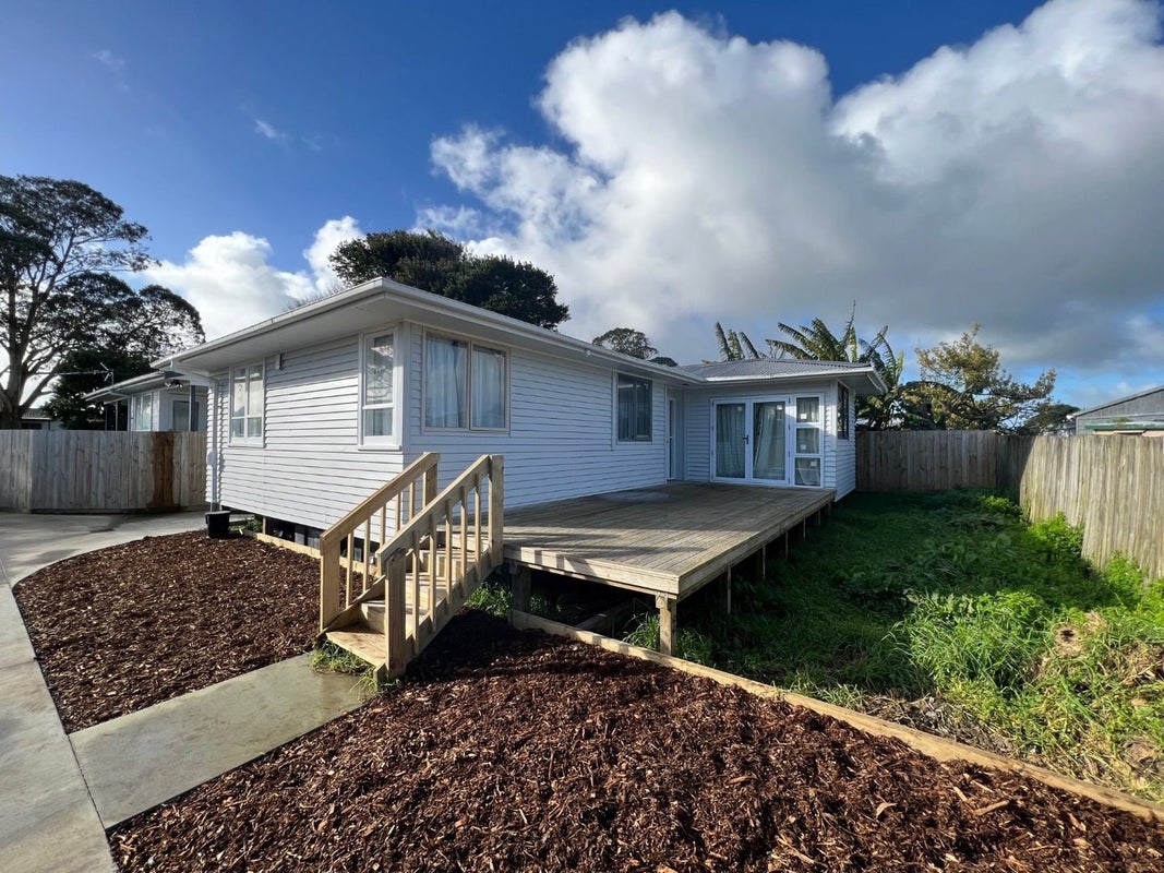381A Roscommon Road, Clendon Park, Auckland - Carousel 1
