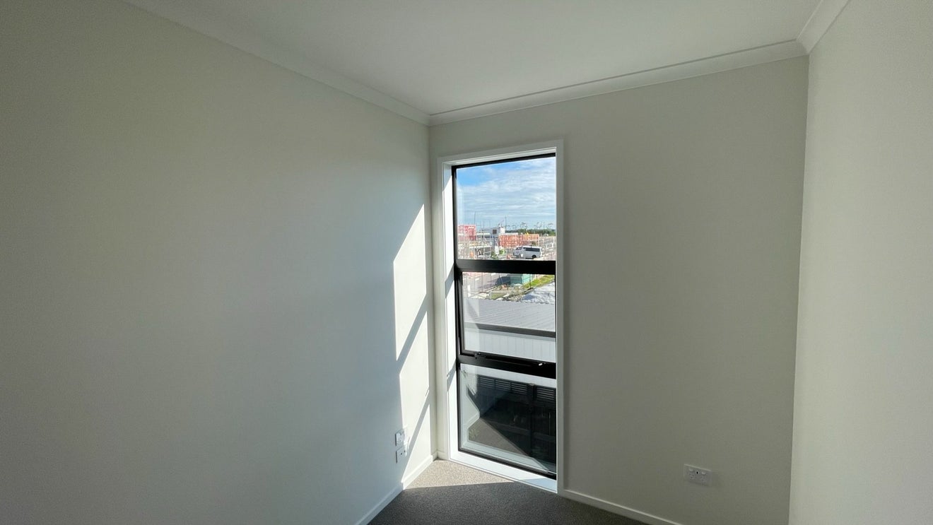 26 Manarini Road, Westgate, Auckland - Carousel 1