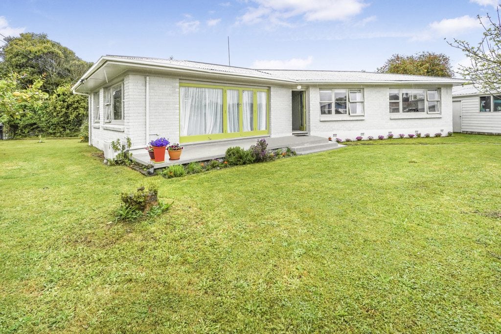 127 Silverdale Road, Silverdale, Hamilton - Carousel 1