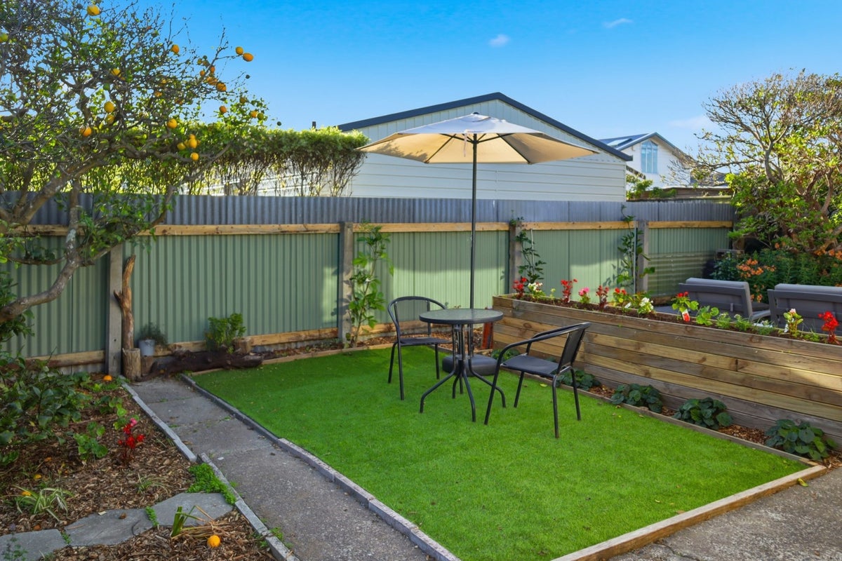 1/25 Aparima Avenue, Miramar, Wellington - Carousel 2