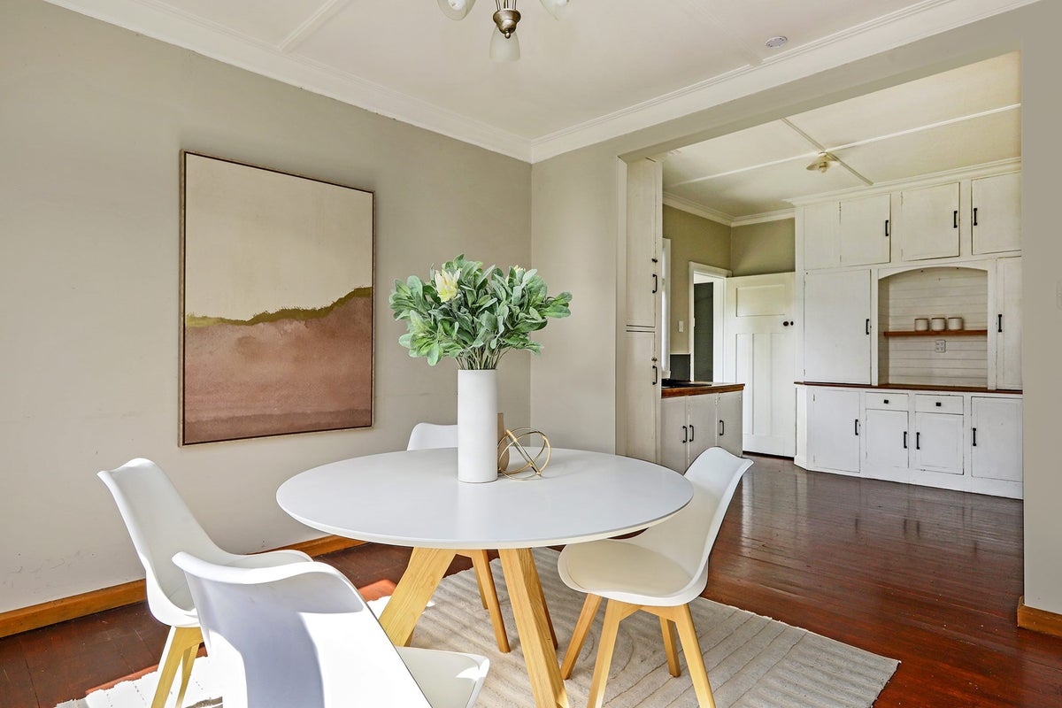 931 Nelson St NOrth, Mayfair, Hastings - Carousel 2