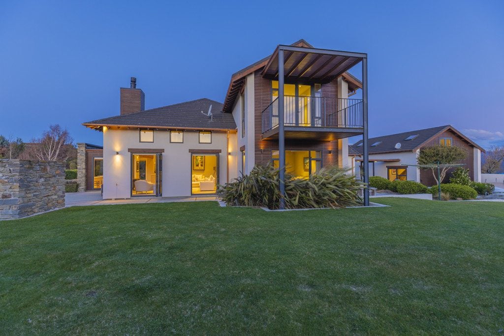1 Mount Gold Place, Wanaka, Wanaka - Carousel 1