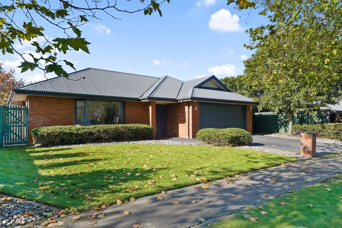 16 Riverwood Boulevard, Redwood, Christchurch - Carousel 2