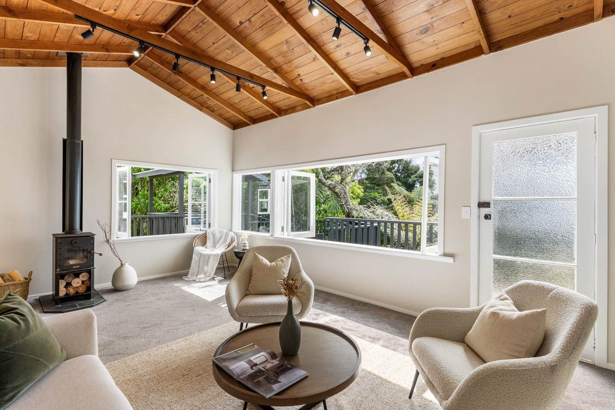 25 Turanga Road, Henderson Valley, Auckland - Carousel 2