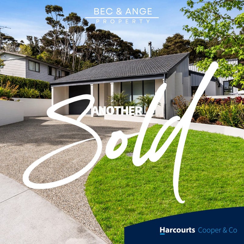 11 Eugen Place, Bayview, Auckland - Carousel 1