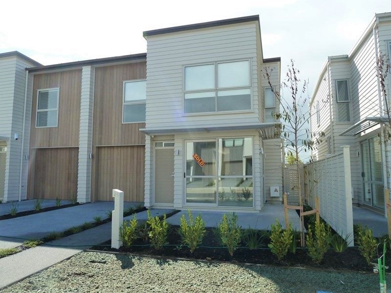24 Costa Viva Crescent, Karaka, Papakura - Carousel 1