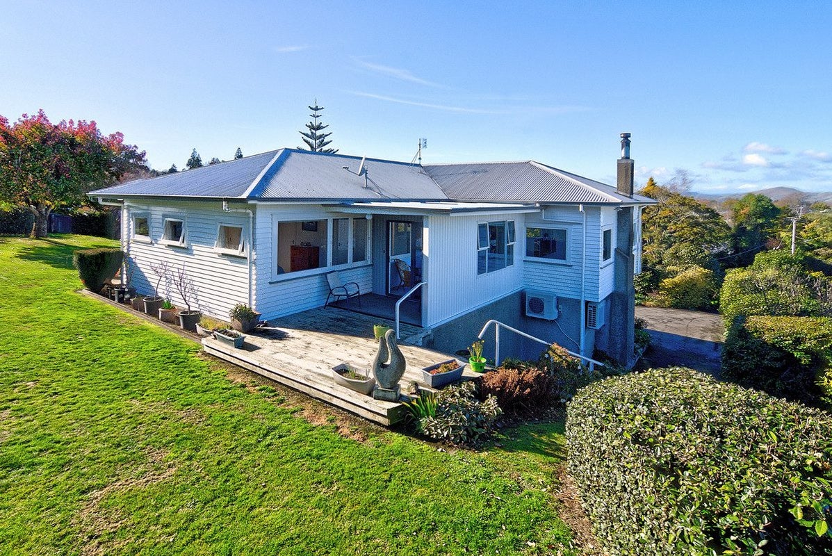 9 Queen Alexandra Street, Lansdowne, Masterton - Carousel 1