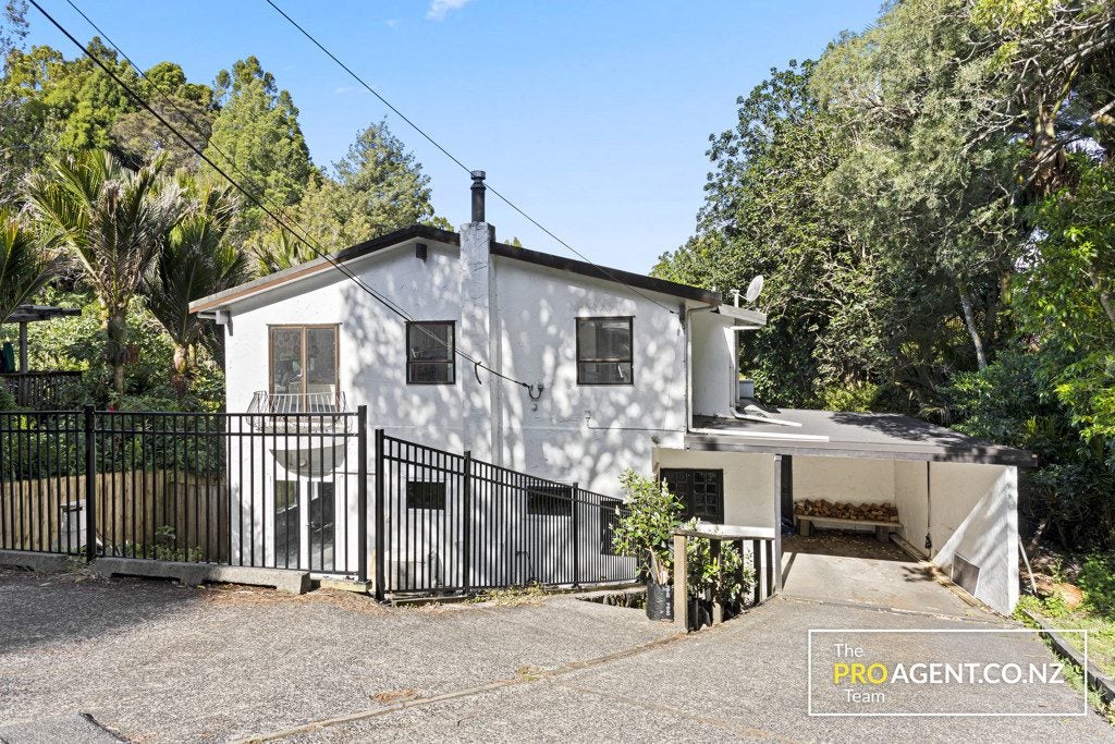 279 Huia Road, Titirangi, Auckland - Carousel 1