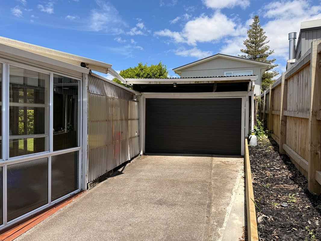 7B Steele Street, Meadowbank, Auckland - Carousel 2