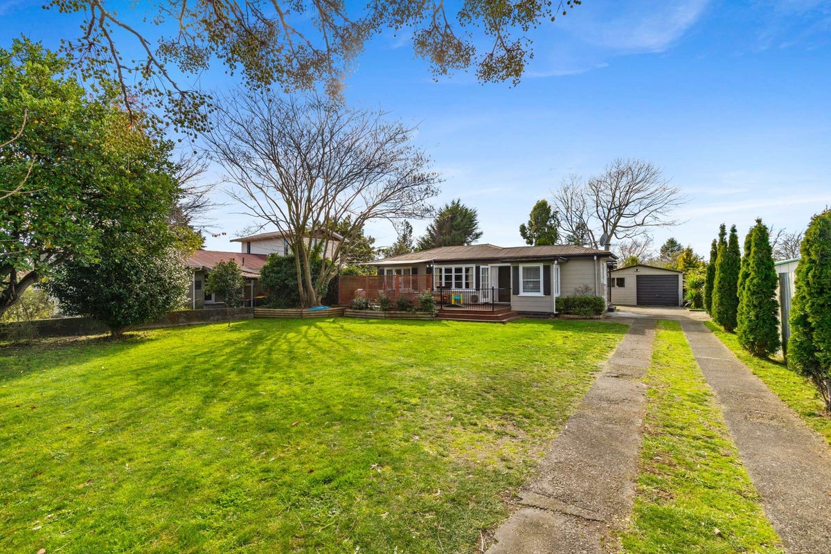 57 Lee Road, Hannahs Bay, Rotorua - Carousel 1