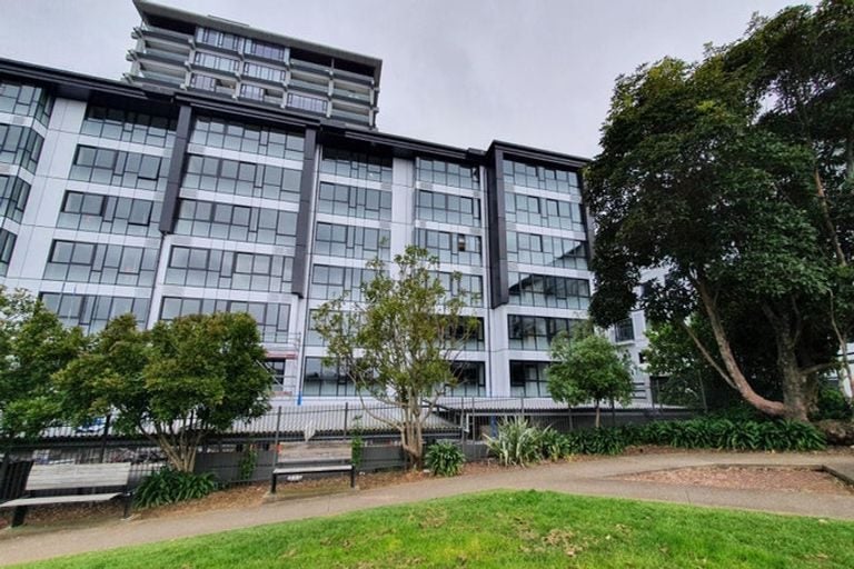 6H/16 Burton Street, Grafton, Auckland - Carousel 1