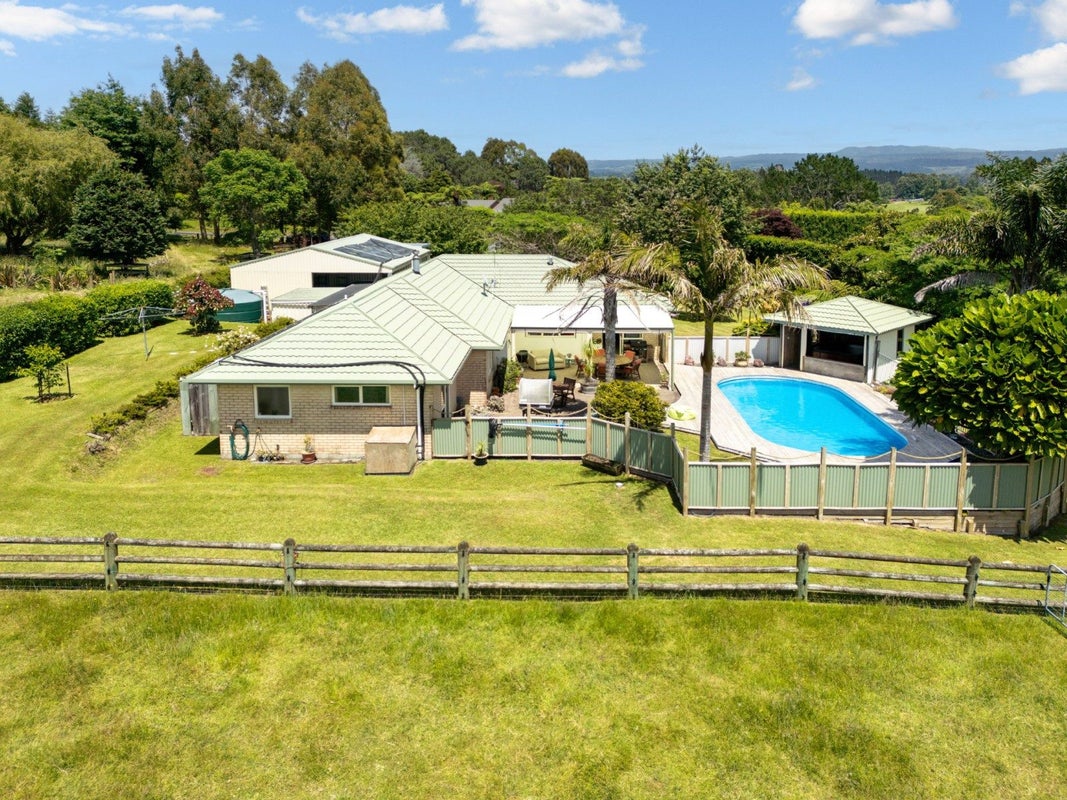 41 Walter Henry Drive, Omanawa, Tauranga - Carousel 1