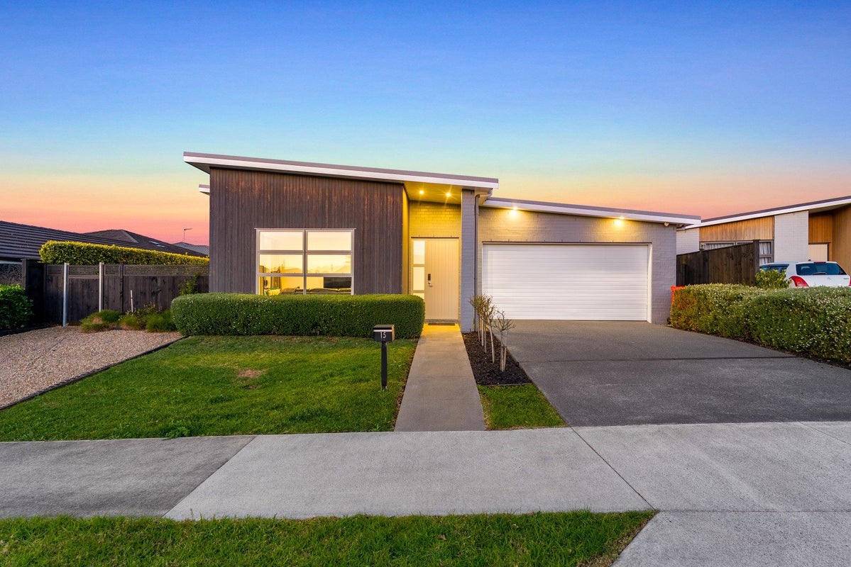 15 Symes Drive, Red Beach, Red Beach - Carousel 1