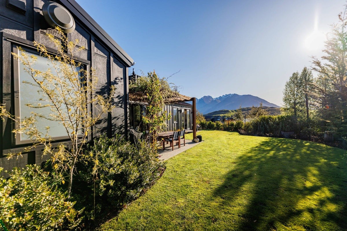 42 McAdam Drive, Jacks Point, Queenstown - Carousel 1