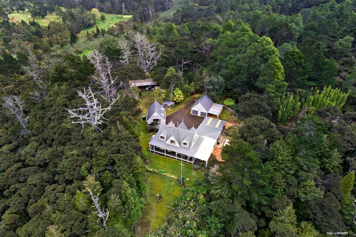 38 Crows Road, Swanson, Auckland - Carousel 2