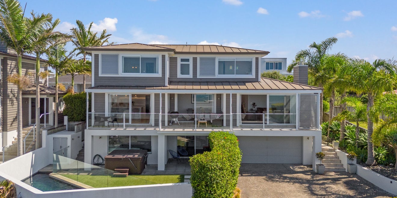 9 Calder Place, Wai o Taiki Bay, Auckland - Carousel 1