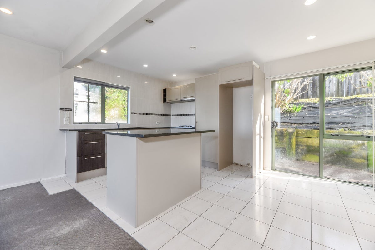 1 Highgrove Lane, Totara Vale, North Shore City, Auckland - Carousel 2