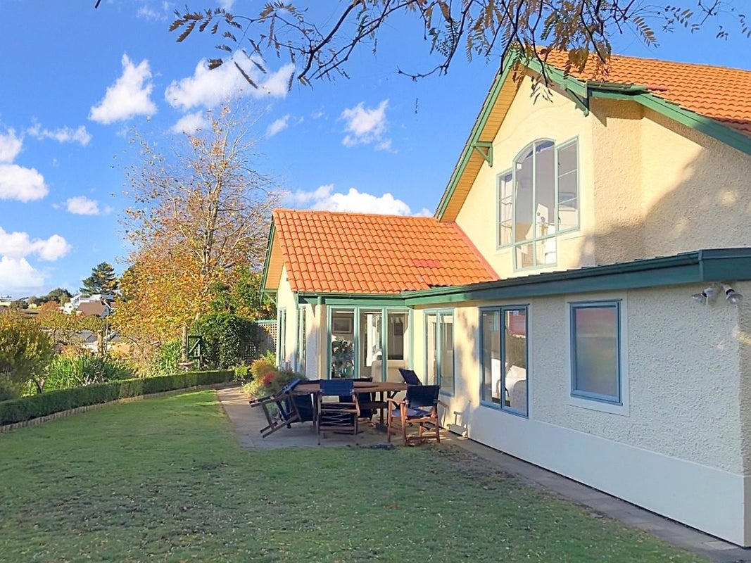3 Chelsea Close, Otamatea, Whanganui - Carousel 1