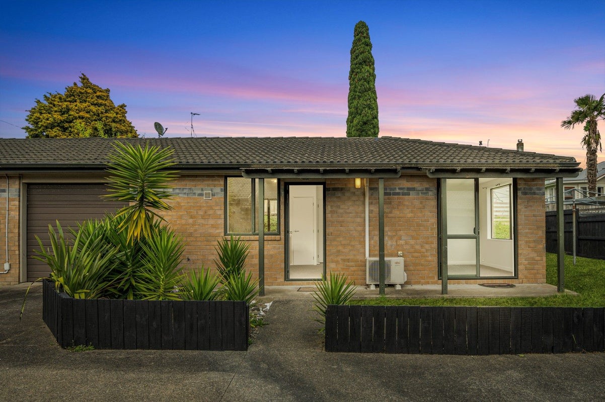 44A Willcott Street, Mount Albert, Auckland - Carousel 1