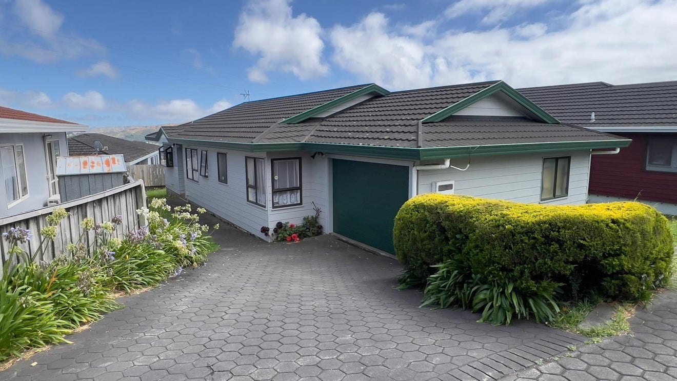 8A Kentwood Drive, Woodridge, Wellington - Carousel 1