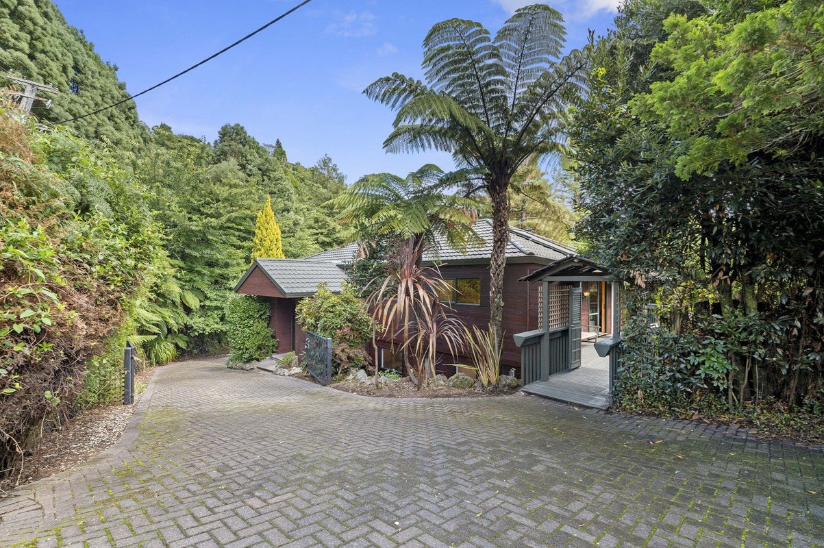 4 Steep Street, Lake Okareka, Rotorua - Carousel 2