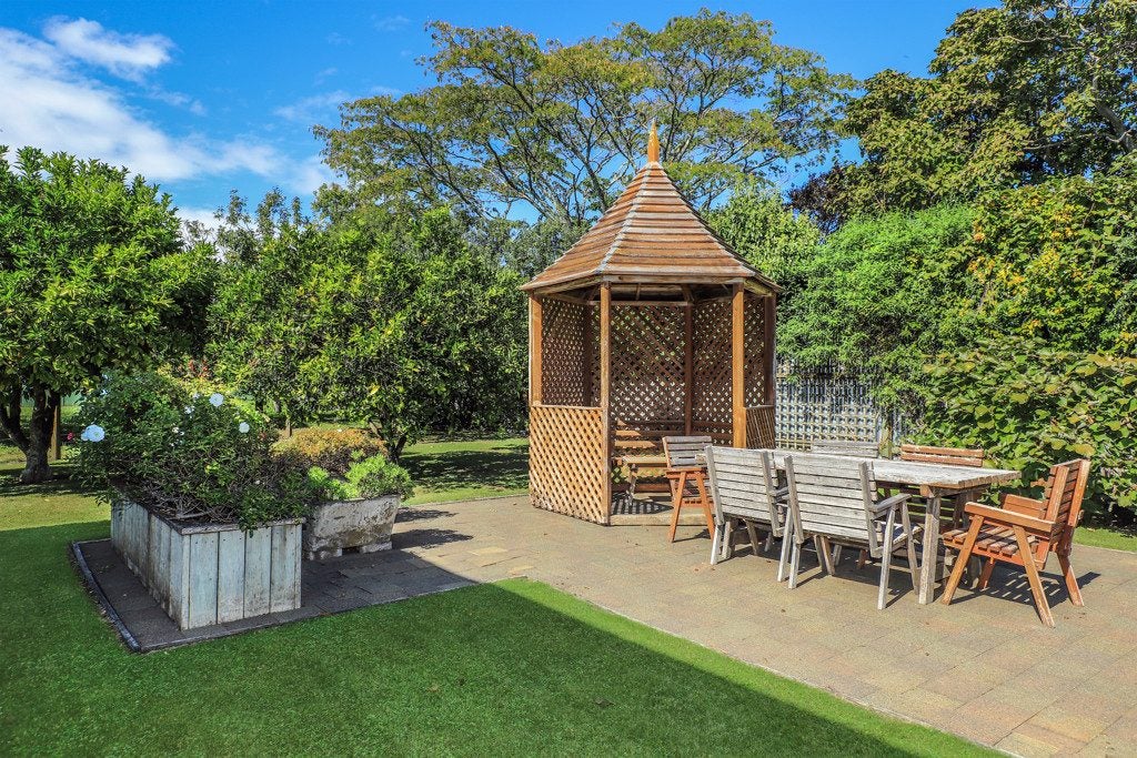 437 Dalcross Street, Mayfair, Hastings - Carousel 2
