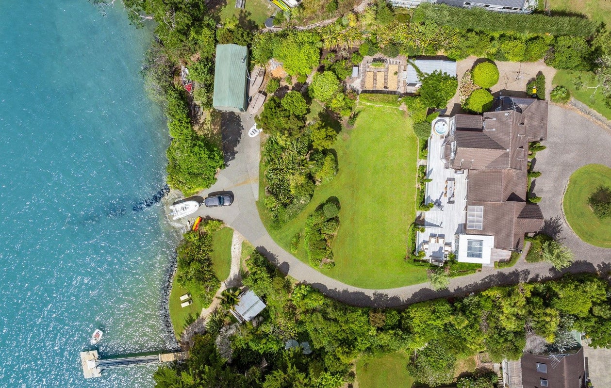 9 Young Street, Mahurangi East, Warkworth - Carousel 1