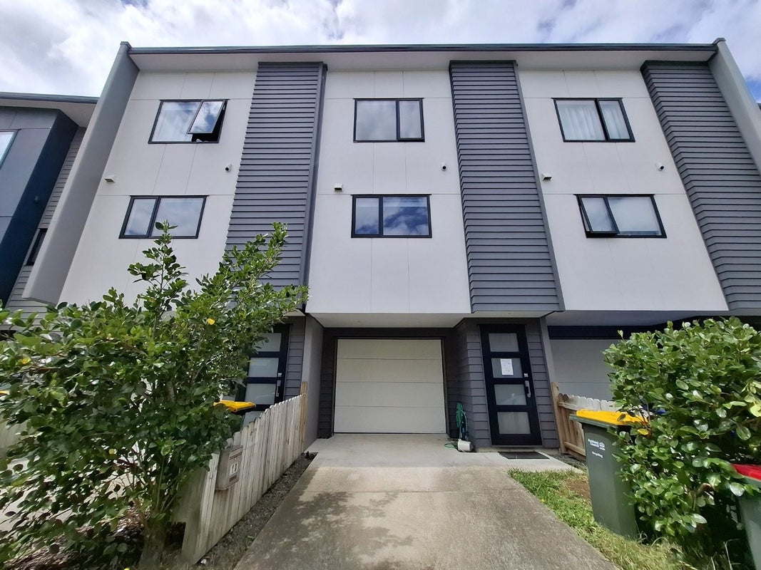 10/5 Perekia Street, Albany, Auckland - Carousel 1