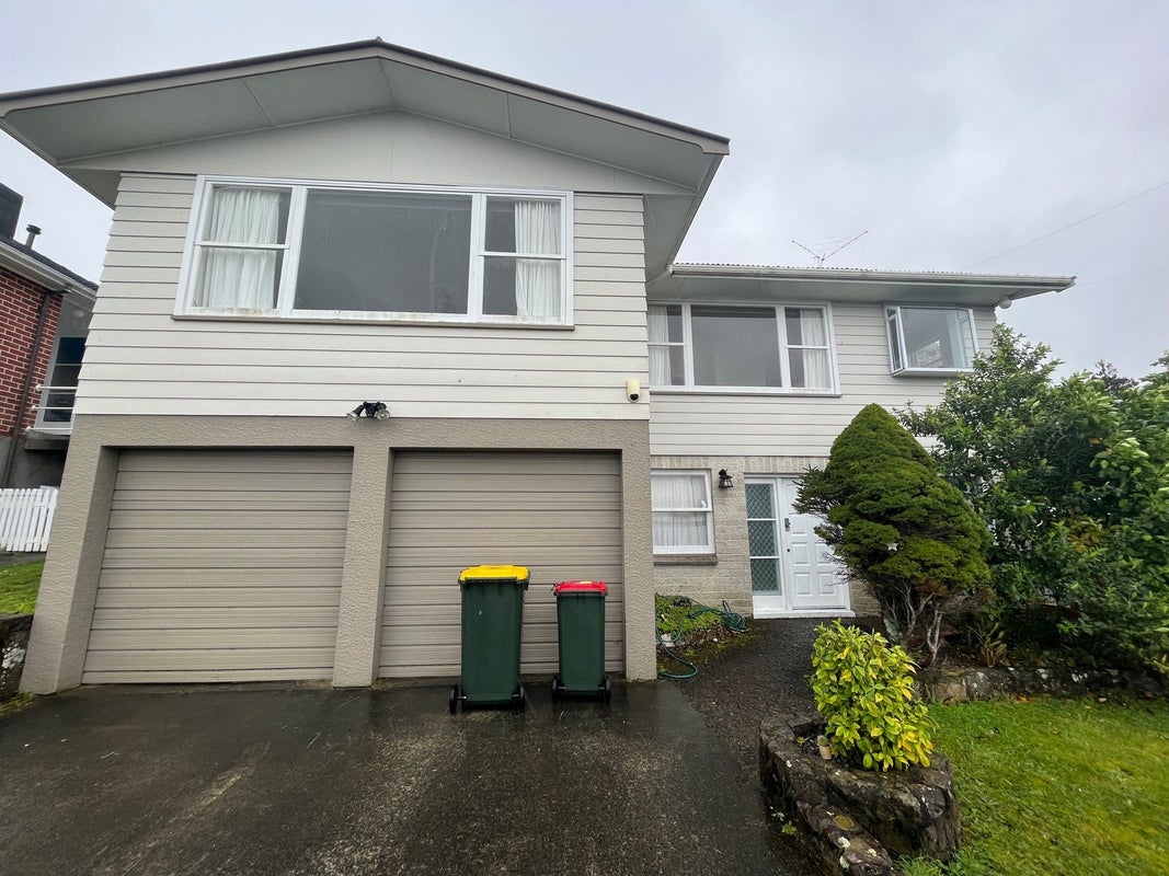 23 Magnolia Grove, Maungaraki, Lower Hutt - Carousel 1