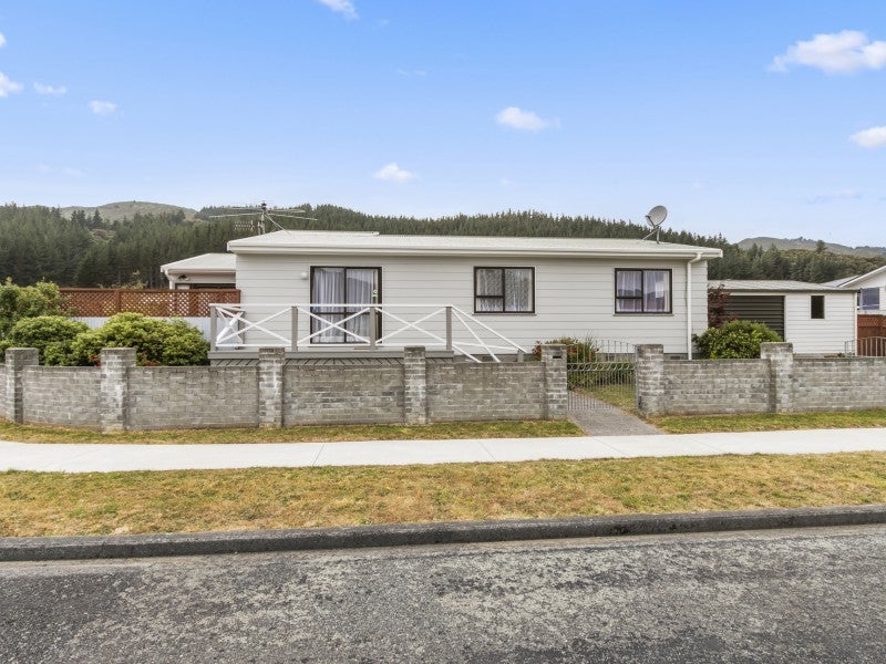 46 Berkeley Road, Wainuiomata, Lower Hutt - Carousel 20