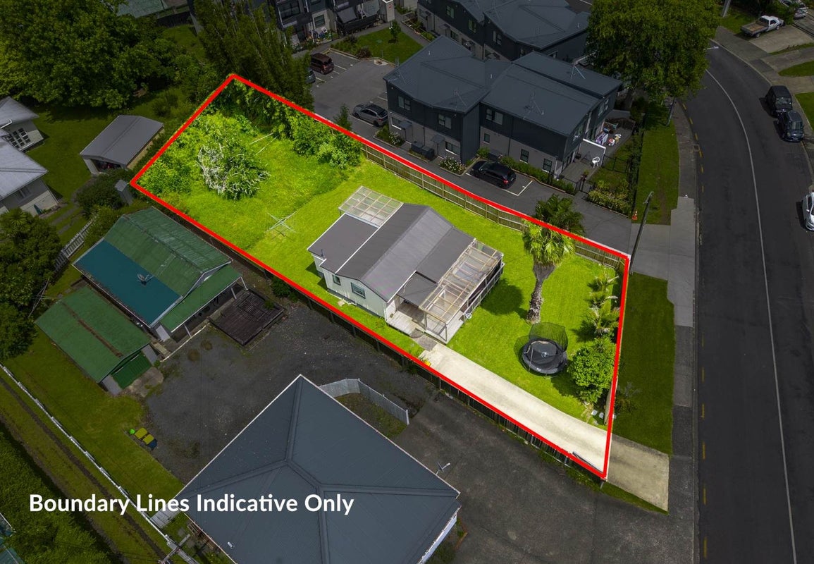 11 Awaroa Road, Sunnyvale, Auckland - Carousel 2