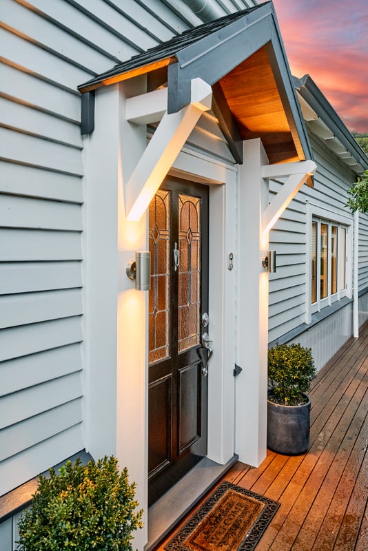 7 Liffey Street, Island Bay, Wellington - Carousel 2