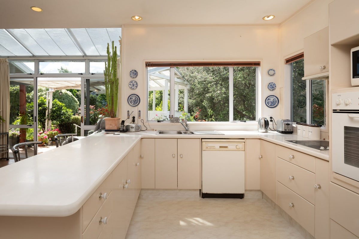 2 Clouston Gardens, Springlands, Blenheim - Carousel 2