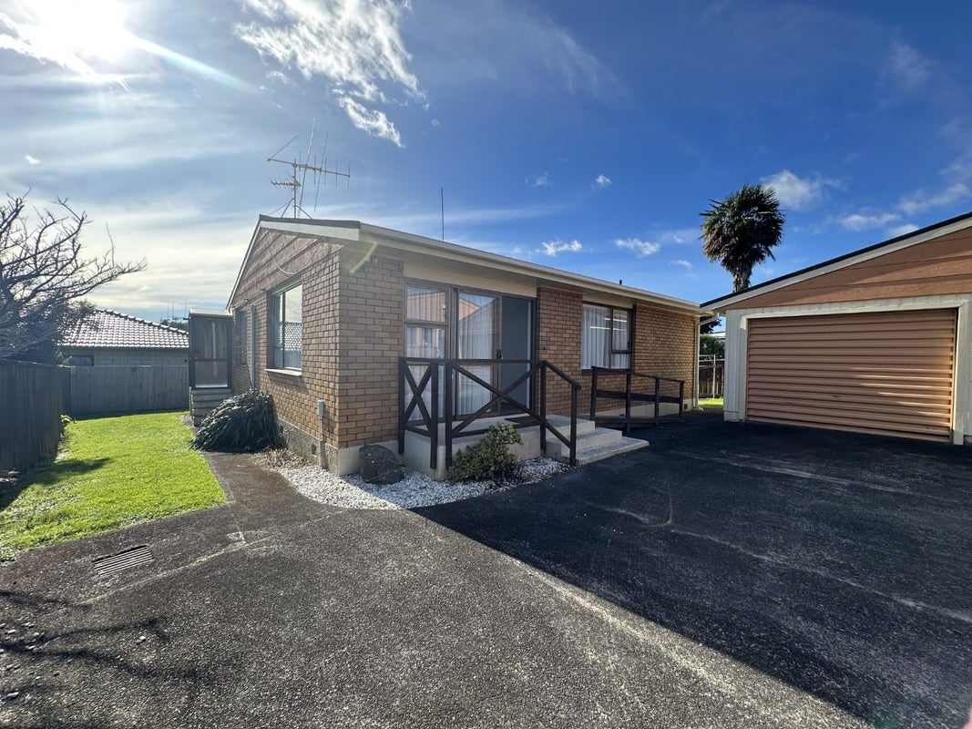 7B Columba Place, Matua, Tauranga - Carousel 1
