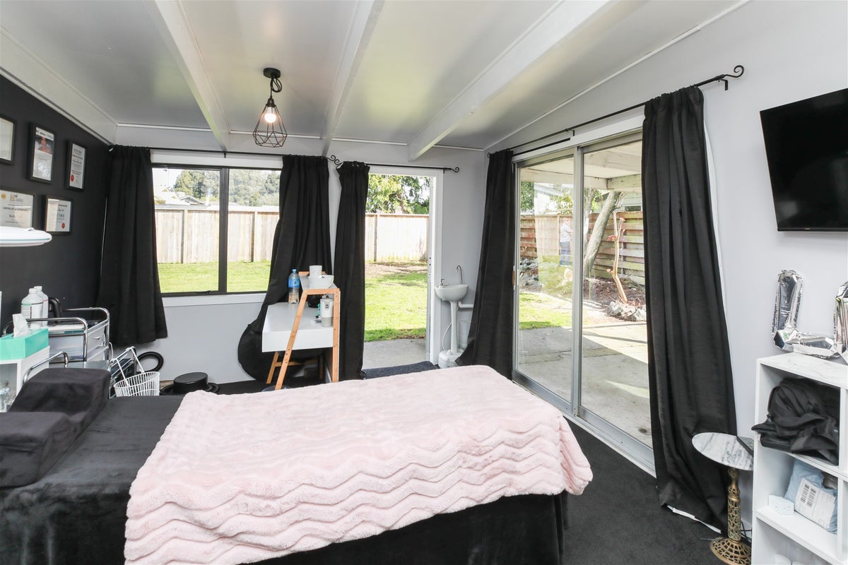 10 Mooney Street, Nawton, Hamilton - Carousel 13
