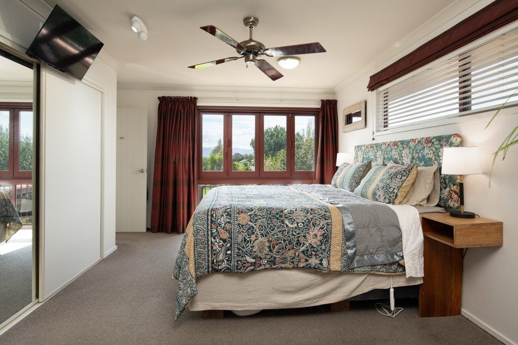 32 Bradleigh Park, Blenheim - Carousel 50