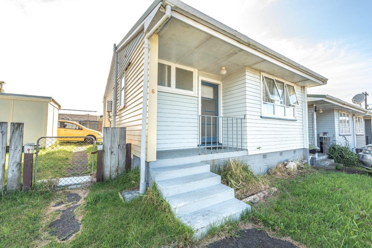 6 Tiki Street, Castlecliff, Whanganui - Carousel 1