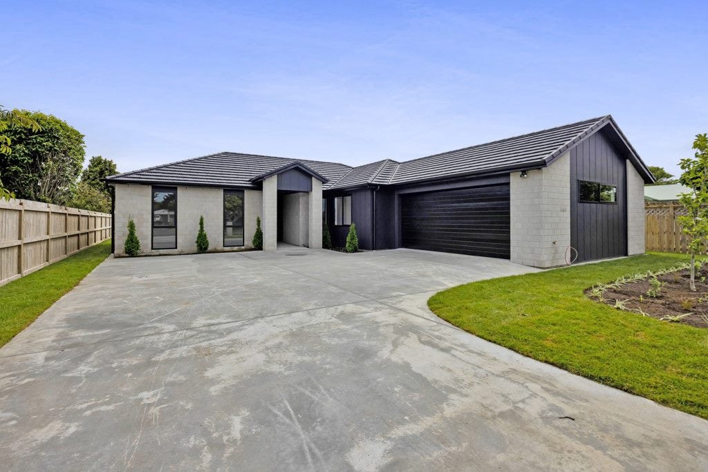 10 Egmont Street, Normanby, Hawera - Carousel 1