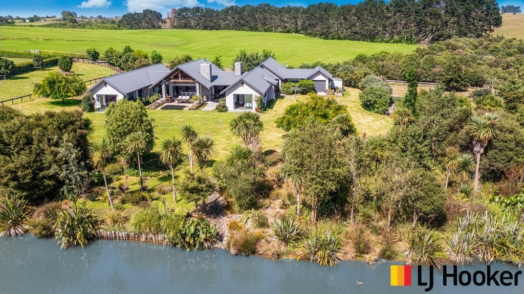 98 Bushlake Way, Papakura - Carousel 1