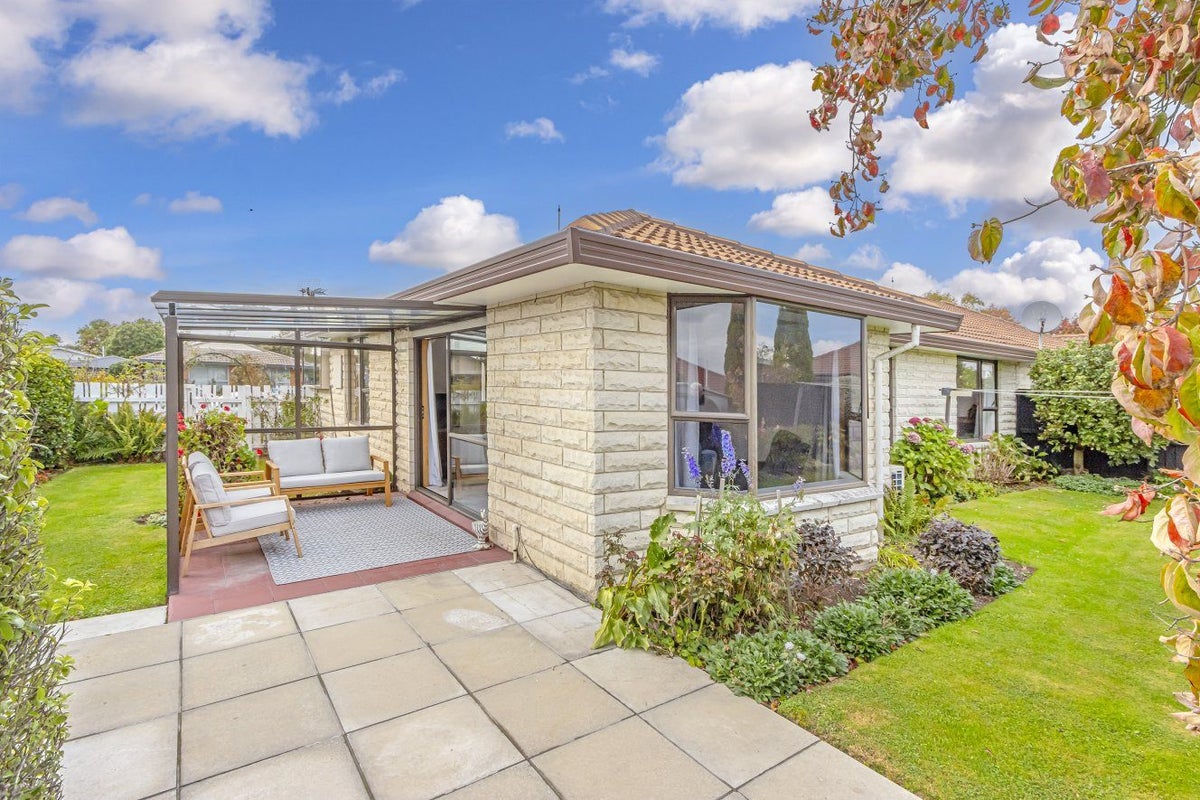 2/3 Dumfries Drive, Hei Hei, Christchurch - Carousel 1