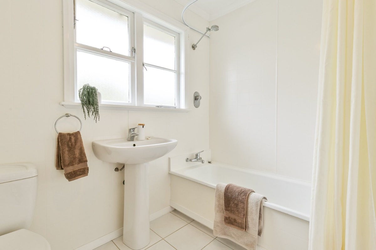 33A Campbell Street, Karori, Wellington - Carousel 16
