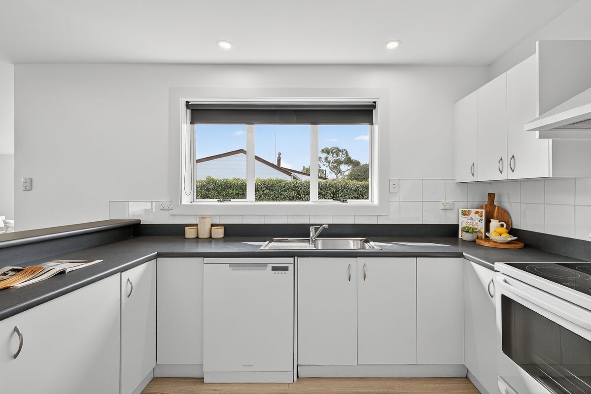 40 Harrowdale Drive, Avonhead, Christchurch - Carousel 2