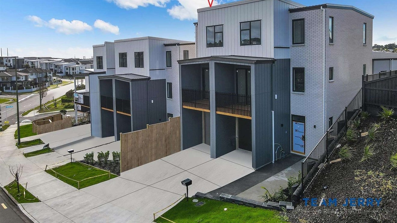 56 Westgate Drive, Massey, Auckland - Carousel 1