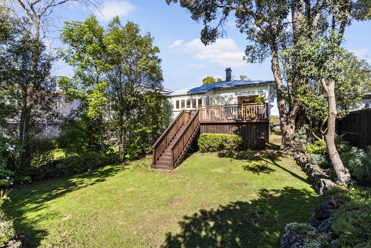 11 Telford Avenue, Mount Eden, Auckland - Carousel 1